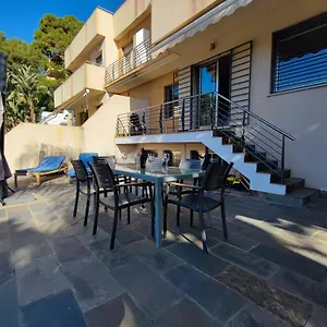 Aguilas Club Bed & Breakfast